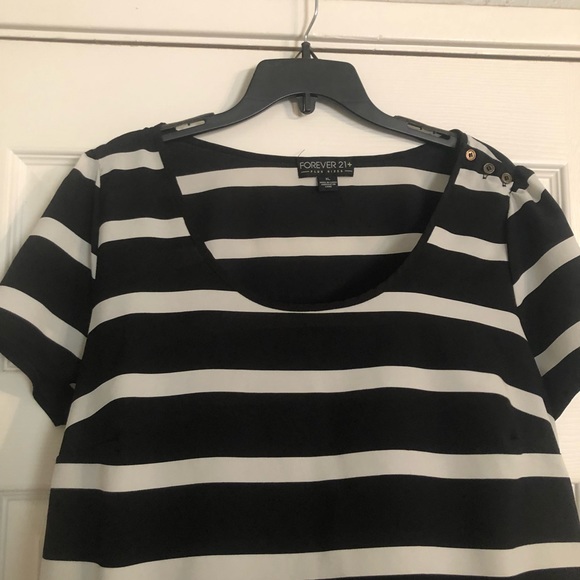 Forever 21 Plus Size Striped Top - Picture 1 of 4